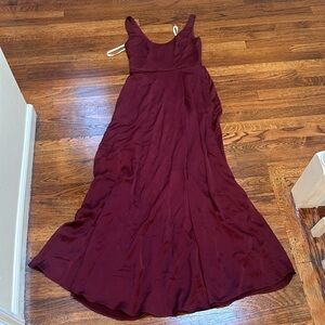 David’s bridal bridesmaid scoop neck tank satin Merlot dress size 6 w/ pockets